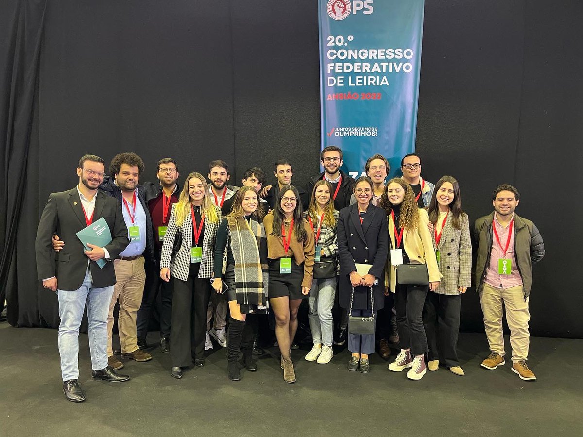 fleiriajs's tweet photo. 📍Marcámos presença no XX Congresso Federativo do Partido Socialista, em Ansião.
✊🏼Um momento de partilha e troca de ideias importantes para um melhor desenvolvimento do nosso distrito.

Da Serra ao Mar ⛰️🌊 https://t.co/4kyv5MxZRd