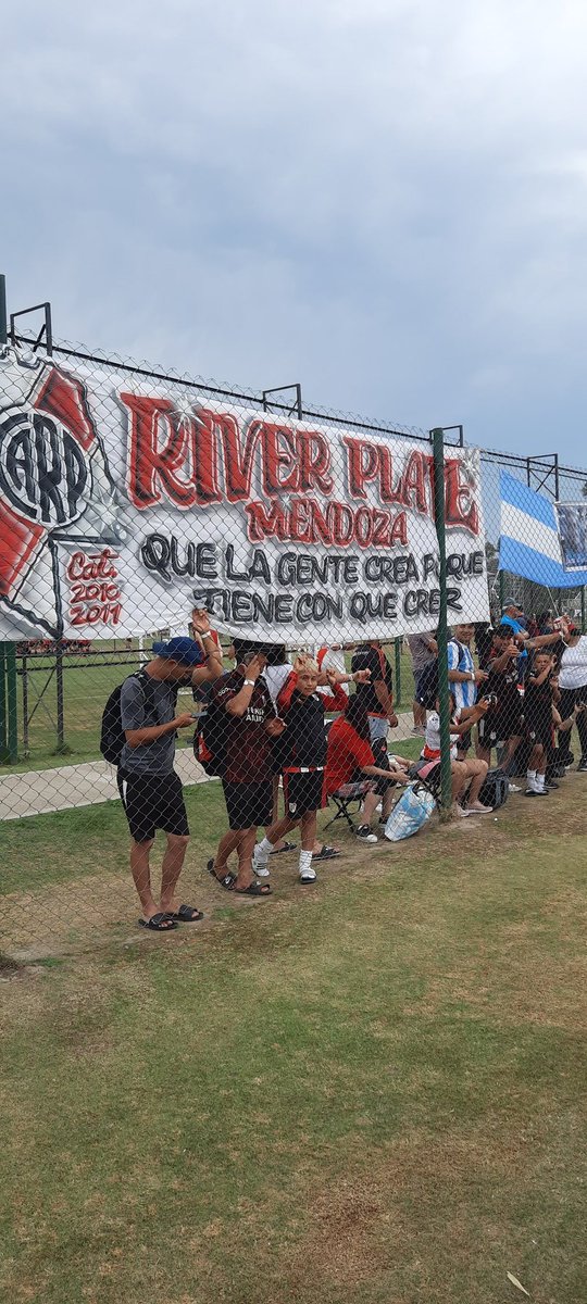 nd_riverplate's tweet photo. Segundo día de la jornada de @escuelascarp en River Camp.
Más de 1200 niños y niñas disputando partidos, divirtiéndose y disfrutando de este gran espacio
⚪️🔴⚪️ https://t.co/jDv5eRmtze
