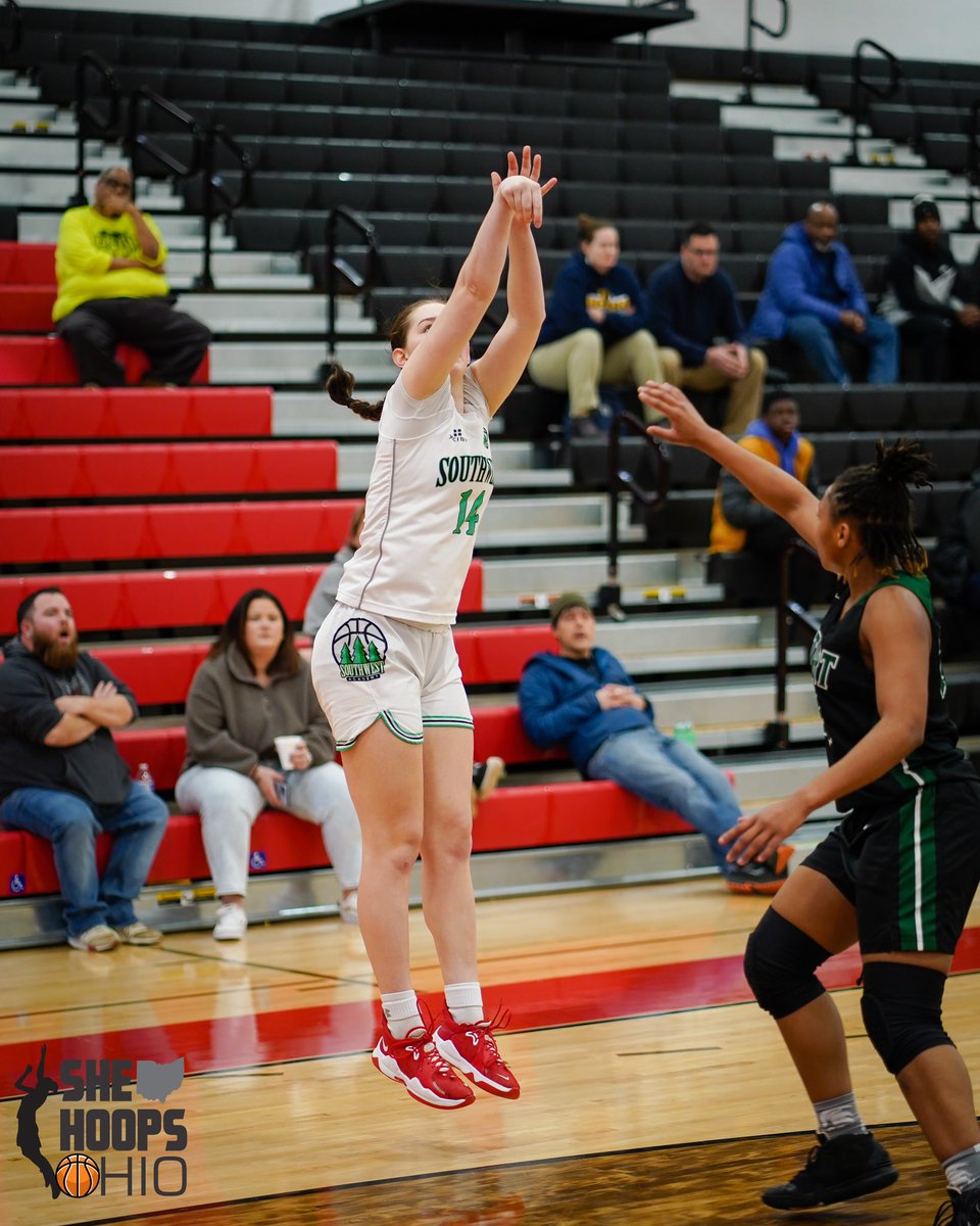 SheHoopsBball's tweet photo. #SHO https://t.co/Qyla1lKlR1