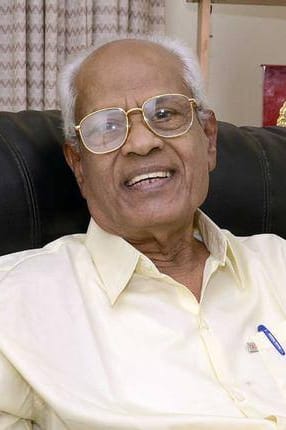 Legendary dialoguewriter #aarurdass was no more #pasamalar #paarthalepaditherum , #thangai , #deivamagan #pettralthanpillaya,#anbevaa  #idhyakamalam etc. அடுத்து முக்கியமான தகவல் இந்தியா சினிமா சார்பில் முதலில் ஆஸ்கார்  சென்ற தெய்வமகன் படத்தின் வசனகார்த்த @ikamalhaasan @Arunvaid