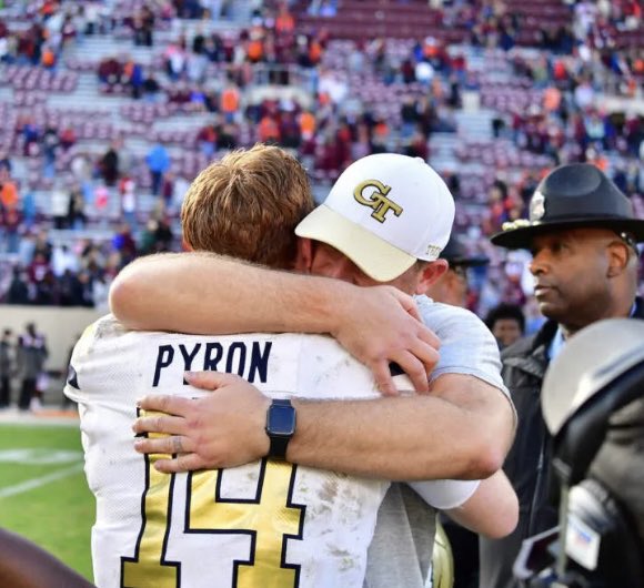 LeahPyron22's tweet photo. “Behind every fearless player is a
fearless coach who refused to let
them be anything but the best they can be.” Coach Key is that kind of coach and it’s a treasure to have him leading our son. It’s clear to me he’s the best man for the job.  #makeKeyHC https://t.co/fcie8ohphq