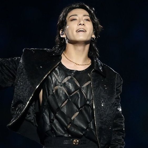 LovelySydney42's tweet photo. Having him as my #TwitterProfilePic 😭💜 https://t.co/xGmZNdQ3MA