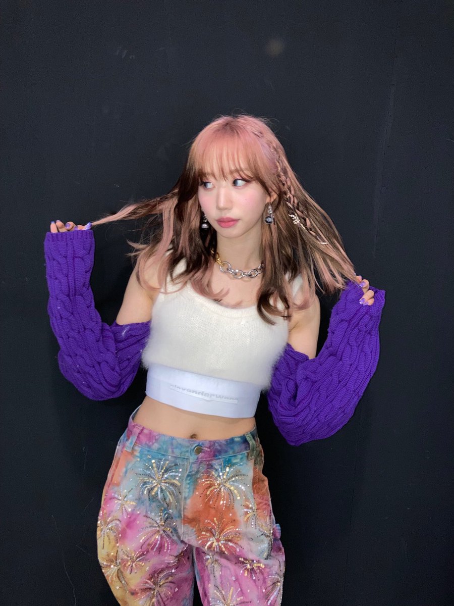 zuupics's tweet photo. weverse update https://t.co/exPdasFw3a