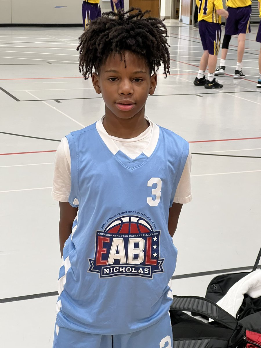 BTerrell_414's tweet photo. 2029 Armani Mathis continuing his stellar play scoring 13 with a few nice assists in a 6th grade bracket play win @GNBABASKETBALL @ny2lasports @GenNXTBB #GenNextTipOff2K22 https://t.co/TvefVDKYkJ