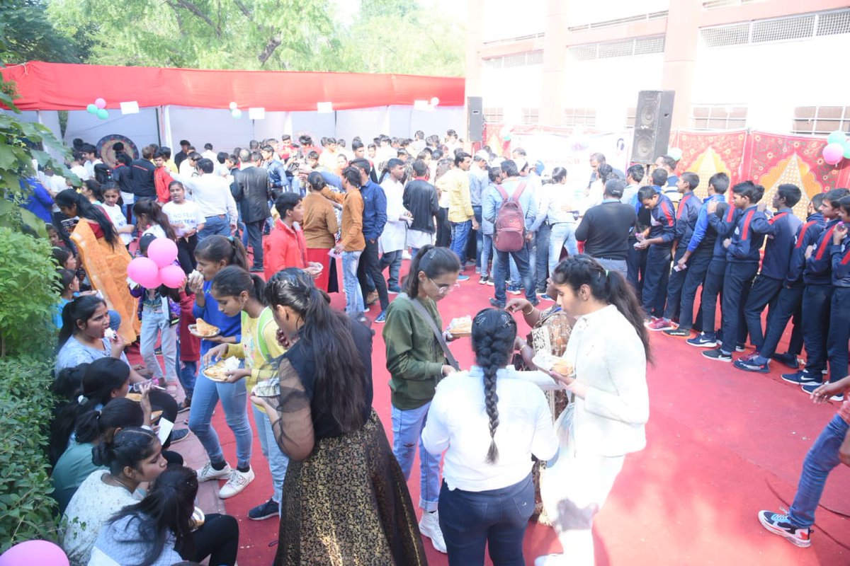 rscpcr's tweet image. राज्य स्तरीय बाल सप्ताह का समापन समारोह… बाल आयोग परिसर में सांस्कृतिक कार्यक्रम व बाल मेले का आयोजन किया गया ।  संस्थाओं के बच्चों ने दी नृत्य, गायन व नाटक की प्रस्तुतियां। क़रीब 300 बच्चों ने लिया बाल मेले का आनंद ।