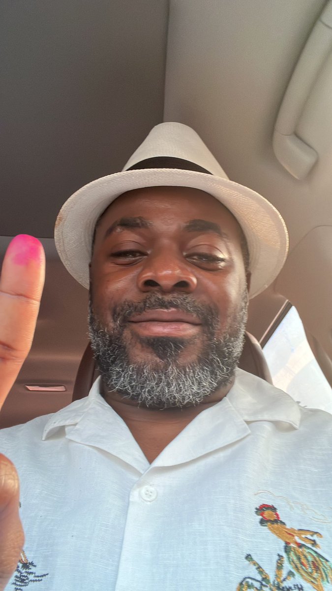 Hoy e ejercido al voto como un buen  ciudadano 👏👍🙌