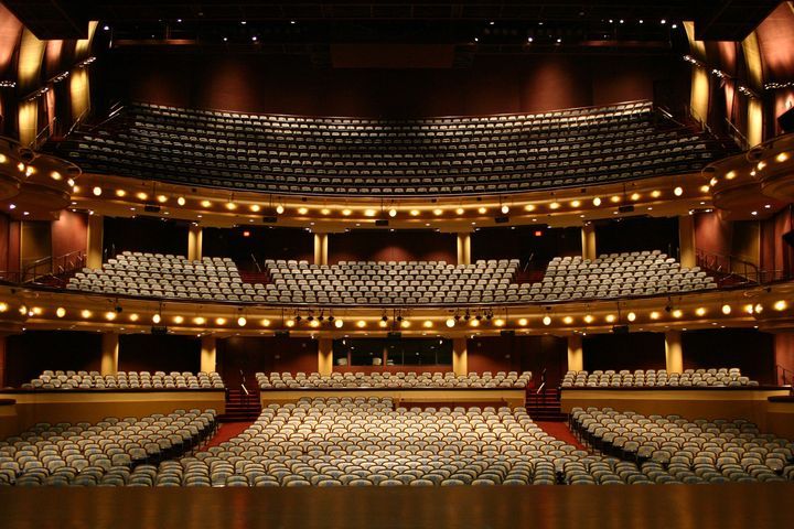 Film_ColumbusGA's tweet photo. The winner of our Columbus Weekend Getaway Contest with @VeryVeraStewart is going to get a bunch of AMAZING prizes....like tickets to see any upcoming show at @rivercenterga. Who's ready for a night out on the town?! 🙋‍♀️ 

Enter to win now through 11/27!
https://t.co/f4GGV7B3sV https://t.co/lGn1DTfXx1