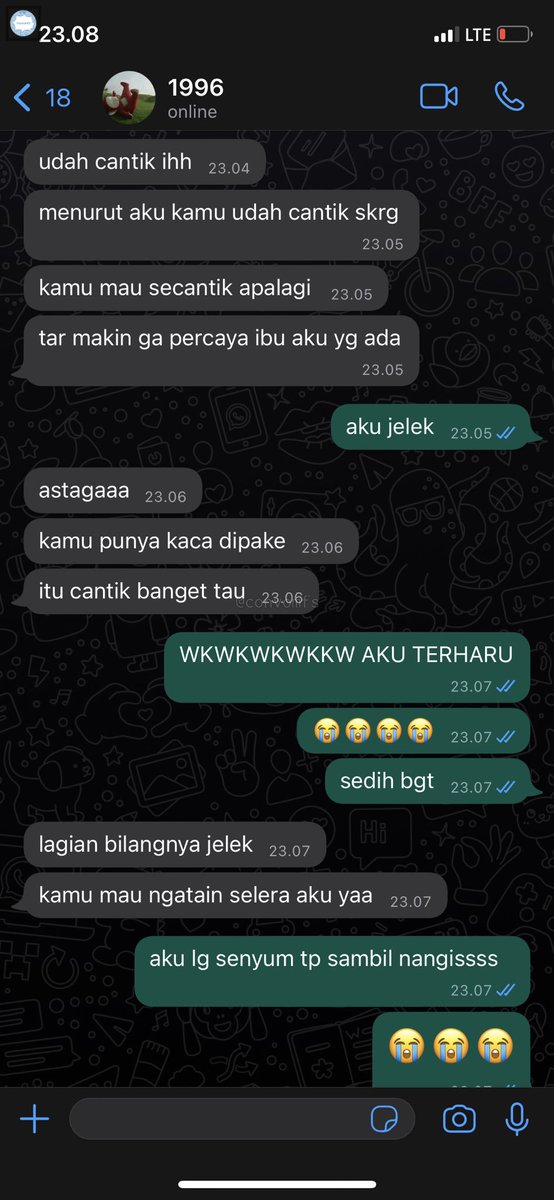 convomfs's tweet photo. 💭 aku 18th punya pacar yang umurnya beda 8th gini. lucu, sabar bgt dia. kalo aku lg marah blgnya “seumuran kamu emg lagi labil2nya” https://t.co/dtoUrIQXEu