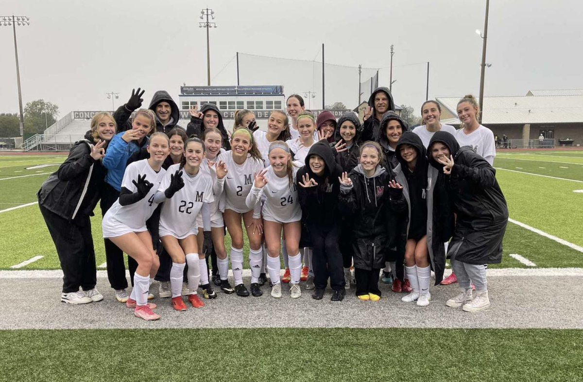 LaurenHill_13's tweet photo. Won all 3 games at the Concordia Lutheran Tournament in Houston with my high school team! Scoring 7 goals in 2 days might be a new record for me!! #stmigos https://t.co/OaTOjj3bKT
