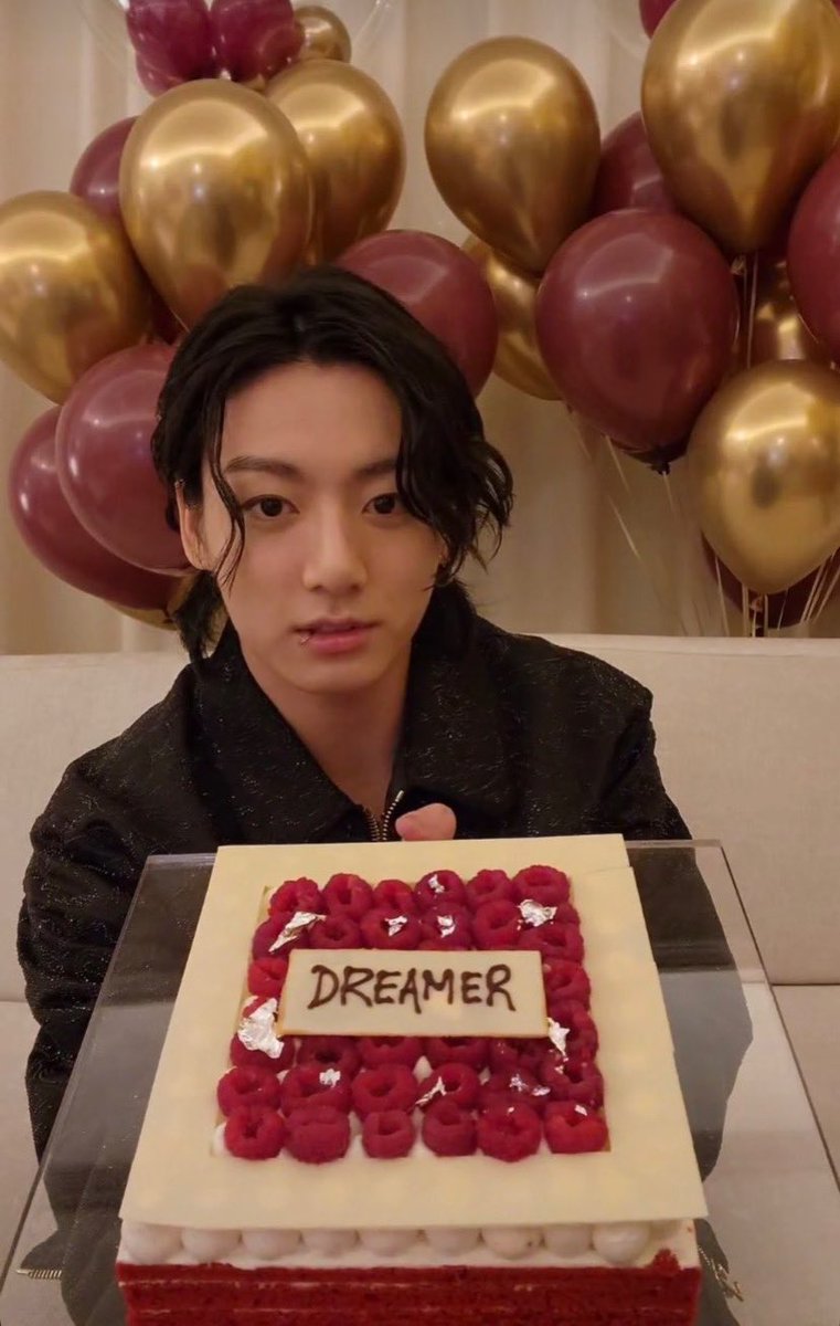 [20112022] Jungkook hal-hazırda canlı yayımdadır!

m.weverse.io/bts/live/1-108…