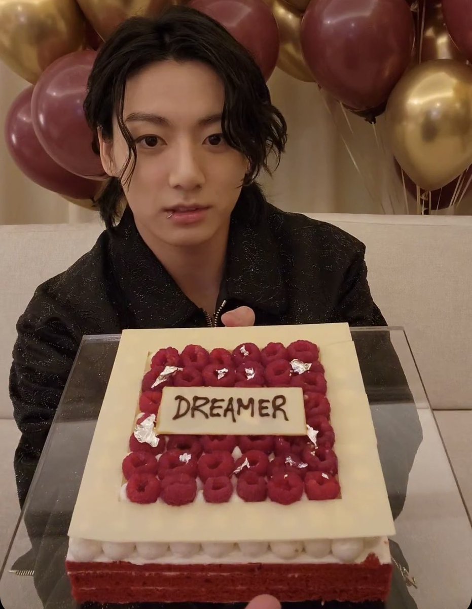 jungkook admirer tweet media