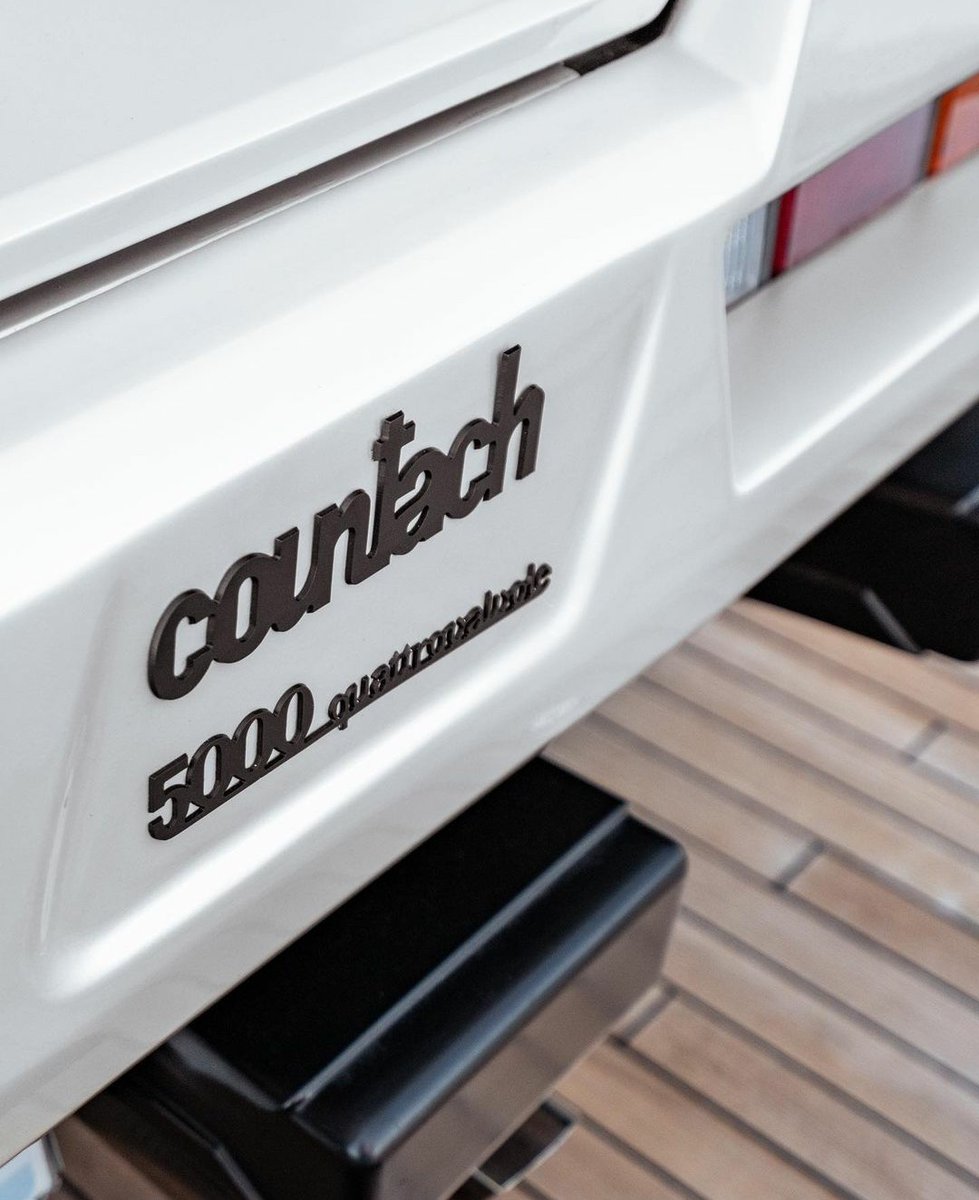 LamboCIub's tweet photo. Countach 5000 QV https://t.co/m3H7E7O4iJ