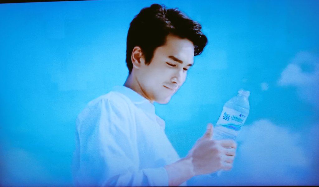 sarunya_EU's tweet image. เจอทุกวัน เวลาดูข่าวไทยในทีวี😅 
#SinghaDrinkingWater #SmartFilter #น้ำดื่มสิงห์ #น้ำดื่มตราสิงห์  #kugimiyas #ณเดชน์
#nadech #nadechyaya #ณเดชน์ญาญ่า #น้ำดื่มสะอาดน้ำดื่มสิงห์