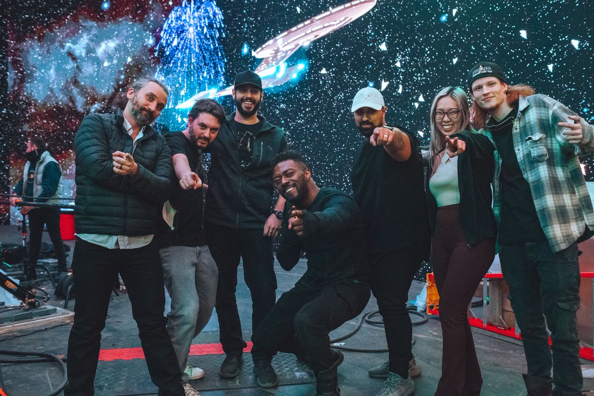 faustovfx's tweet photo. It’s a wrap!! That about does it for Season 5 of Star Trek Discovery. It was a wild, productive, and innovative journey over this past year. Thank you team for your amazing energy, skill, and dedication.
#vfx #startrek #startrekdiscovery #season5 #virtualproduction #pixomondo https://t.co/8UehCf6ufK
