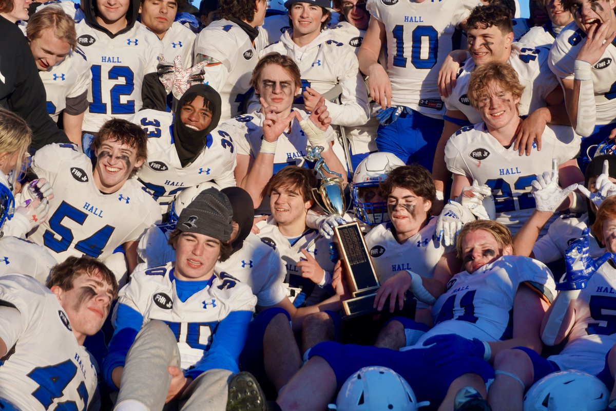 WeHartford's tweet photo. A wild 4th quarter provided most of the action in an exciting Mayor's Cup game won by @HallWHAthletics over @CHSWHAthletics Saturday in #WestHartford. Details and photo gallery! @HallFootball1 @ShariMayor #cthsfb https://t.co/QW4hmy8mZ7 https://t.co/jveSQQEmC3