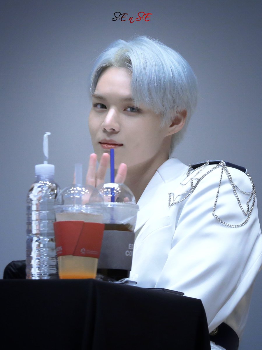 221120 원더월 팬사인회 HQ
🧐
😳 부끄 부끄 

#VICTON #빅톤 
#세준 #임세준 #Sejun 
#VICTON #Choice #Virus #바이러스