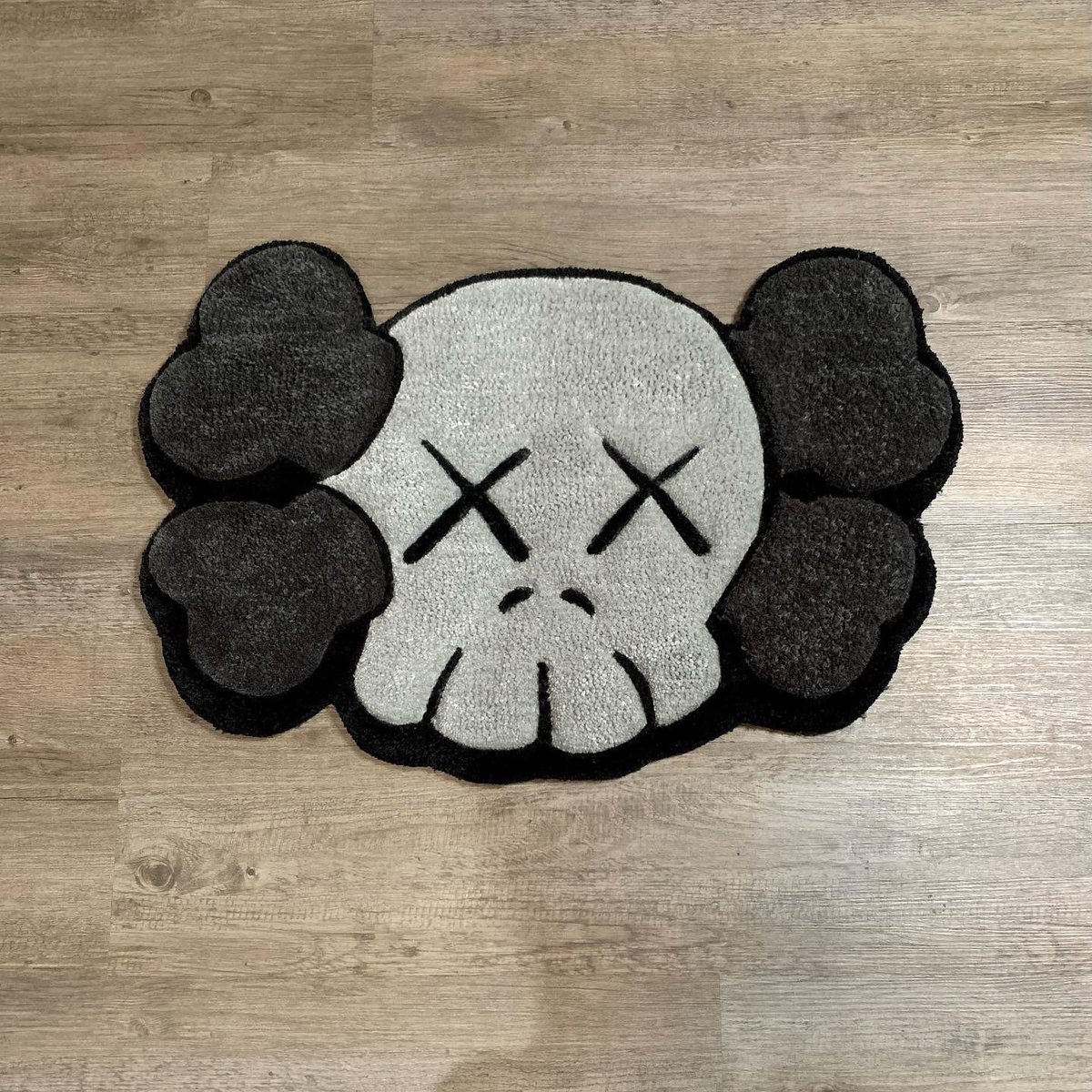 RangerRugs's tweet photo. KAWS Rug ✖️✖️ https://t.co/Pz0JD0x7tp