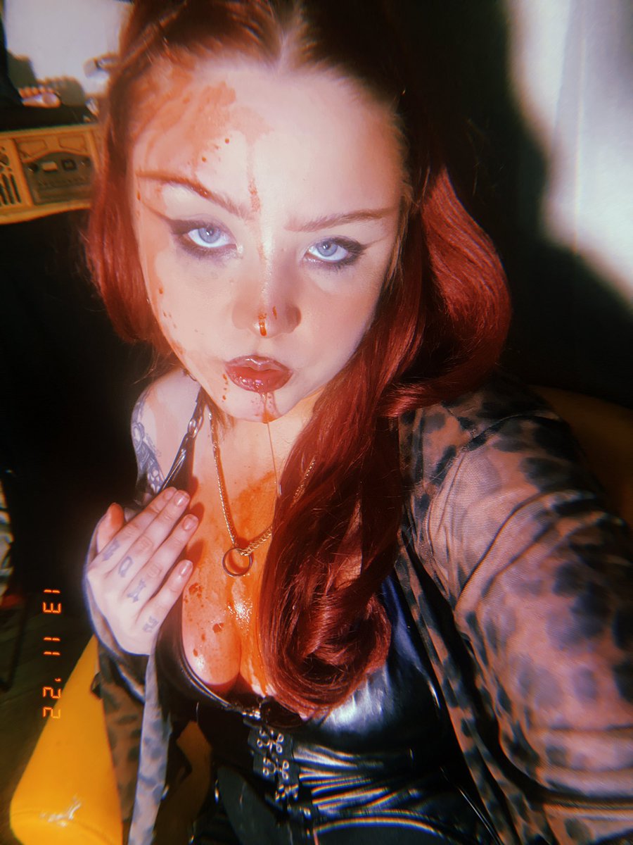 bcarterii33's tweet photo. i want a loyal sub to keep in check every day, who’s up for the task? 😈🔪🩸
#findom #finsub #paypiggyneeded #paypig #sellingcontent #buyingcontent #buyingmeets #sellingcustomcontent #loyalsub #humanatm #subdrain #drain #BUYINGCONTENT #cashappme #footworshi̇p #buyingfeetcontent https://t.co/UIJU7c9scW