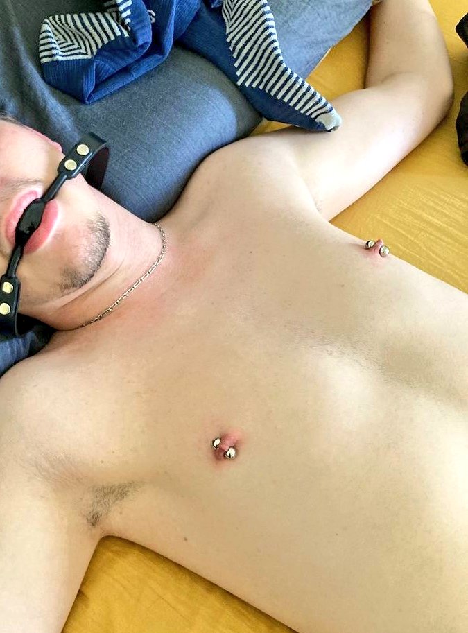 During my weekend at my master's home, I played some games! My cock was free but I couldn't touch it 😭  however my nipples was literally destroy🥵😈