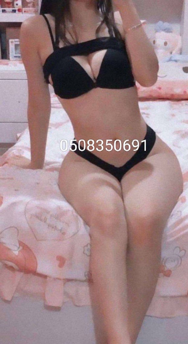 احلا دلع 
هلا بشباب العين