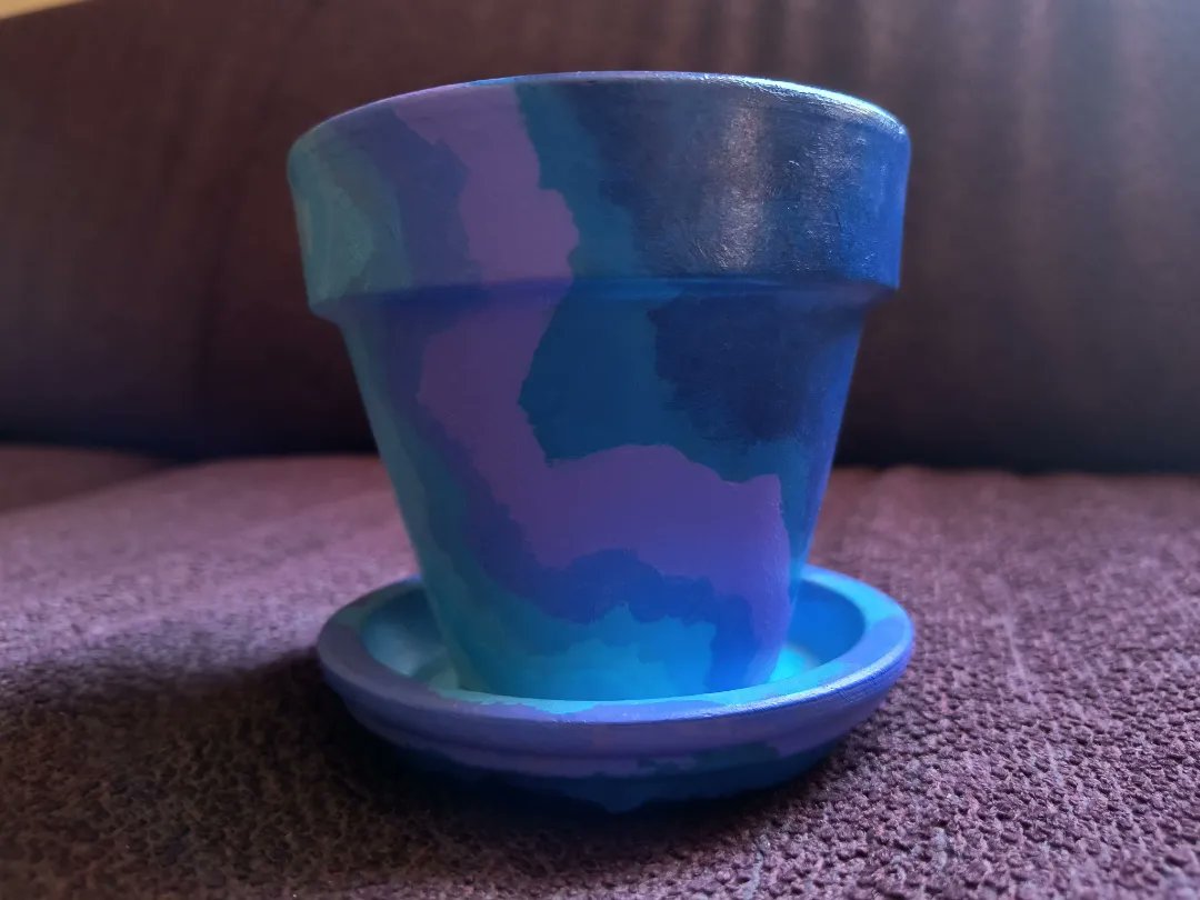 bluebellpots's tweet photo. heya:) good morning 🌞
i made two more pots that are up now! check it out and don't forget to follow me here and on instagram @bluebellpots 🪴💞 https://t.co/tKyx6JadeO