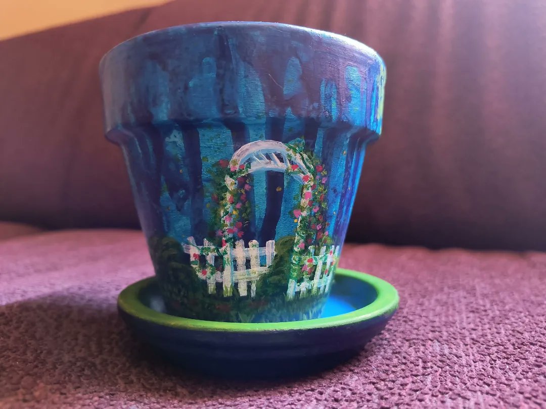 bluebellpots's tweet photo. heya:) good morning 🌞
i made two more pots that are up now! check it out and don't forget to follow me here and on instagram @bluebellpots 🪴💞 https://t.co/tKyx6JadeO
