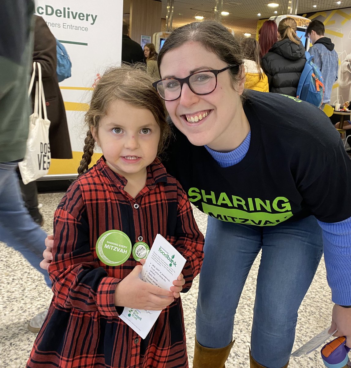RSinger2020's tweet photo. We are blown away by the generosity of shoppers at Asda St Pauls who helped us fill 16 crates for @BmthFoodbank as part of @MitzvahDay. Huge thanks to the kids, teenagers and adults from Bournemouth, Poole and beyond who all turned out to volunteer today! https://t.co/3MnsUumA5T