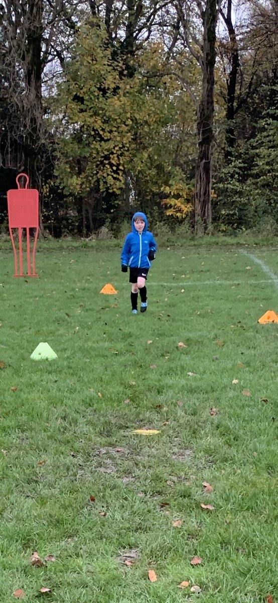 MossleyhillJFC's tweet photo. 1-2-1 COACHING ⚽️
Well done to Rex, Sam, Ellis, Ben & Hamza this afternoon in some tough conditions. Top attitudes.
Topic: Passing & Receiving
#mossleyhill #football #liverpool #basicfundamentals #coaching #development https://t.co/7ritwZlqUl