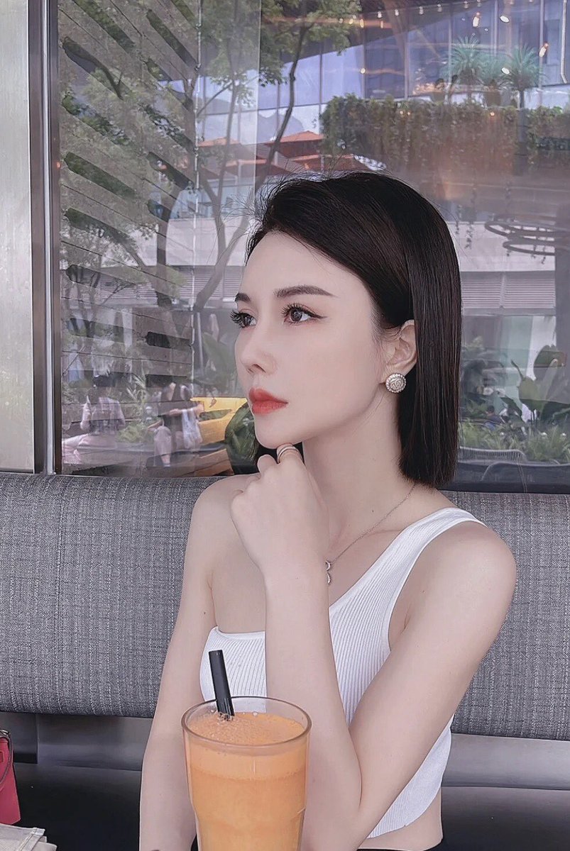 yuze9911's tweet photo. 优秀的女人是没有好下场的，除非你找到一个好老公 #御姐范儿 #线上 #线下可约 https://t.co/rjMQGbMAz3