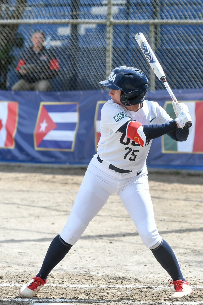 USASoftballWNT's tweet photo. Red, White &amp; Blue looks good on you, @aubrey_lynne10 👀

Team USA 𝙧𝙤𝙤𝙠𝙞𝙚 🤝 Pan American Championship 𝙈𝙑𝙋

@WBSC_AMERICAS | #USASoftball https://t.co/FnAvMD8yOB