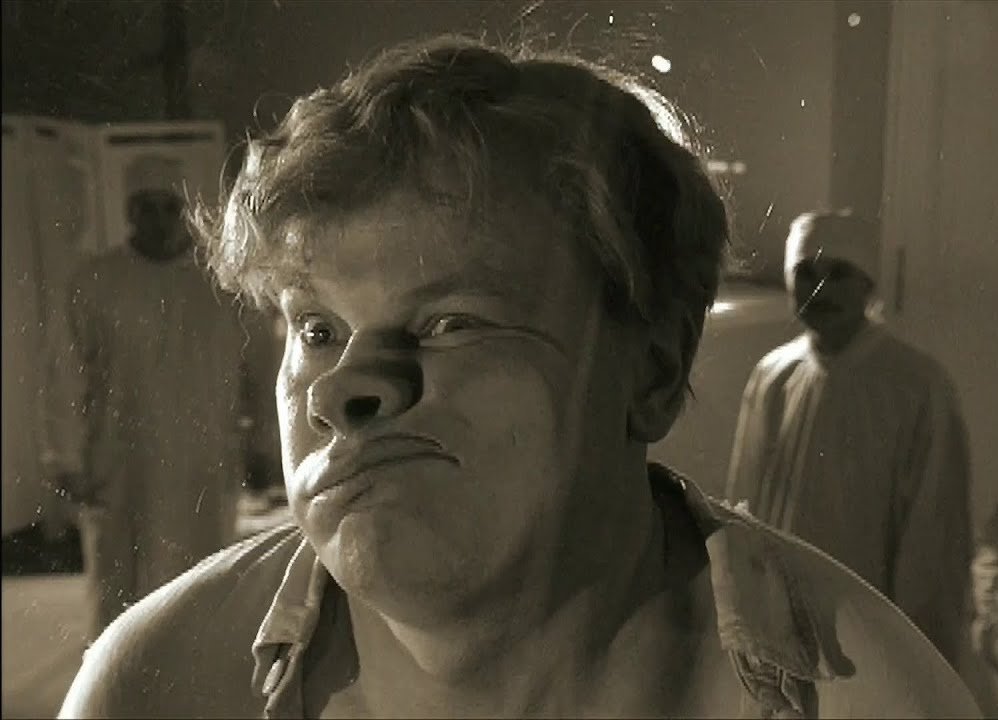 - Меня сечас занимает только один вопрос, а инопланетяне продолжат смотреть войну или теперь переключатся на футбол...