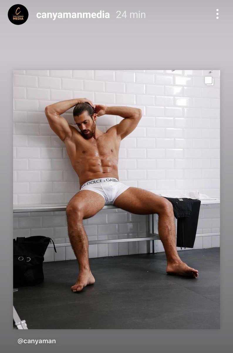 Nada que de esta no salgo,🤪 pero habéis visto que pedazo de piernas tiene esta criatura y que cuerpazo
 #DolceGabbana
#CanYaman