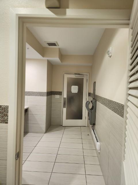 PRC_PrepRite's tweet photo. This week @PRC_PrepRite worked on some bathroom remodels. We removed wallpaper, retextured, primed and painted to give this bathroom a new updated look. #interiors we do it best! Give us a call today and experience the #PRC difference! #PrepRite #preprite303 #prepritecoatings https://t.co/ZP4pieMZkz