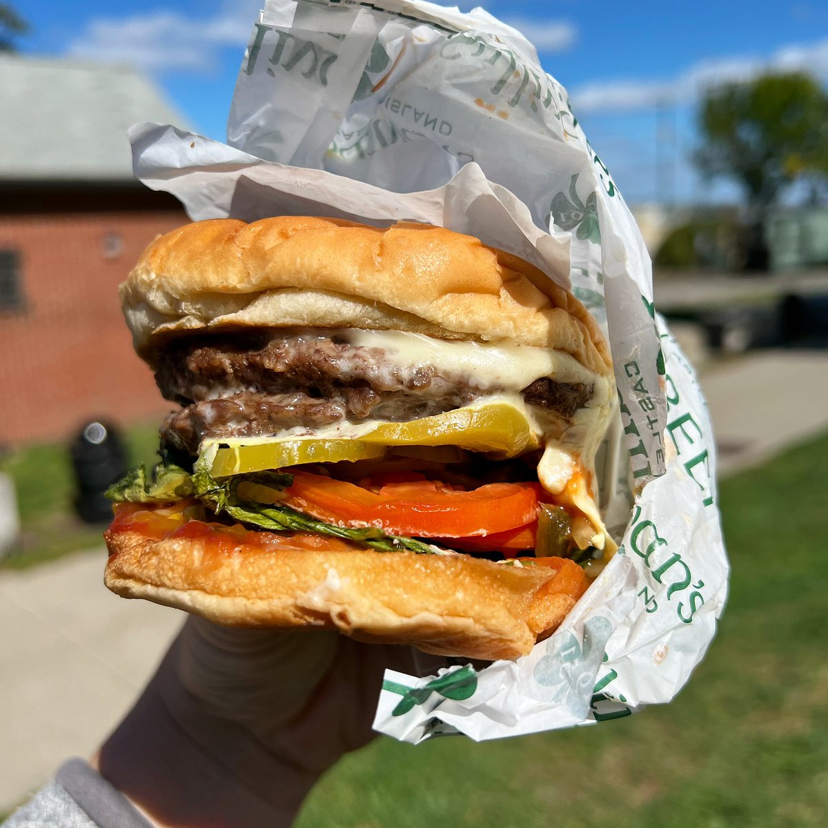 🚨Today is the last day of the season on Castle Island! 🚨 Come by for our double cheeseburgers, house made onion rings, fries &amp; half priced hot dogs! 🌭