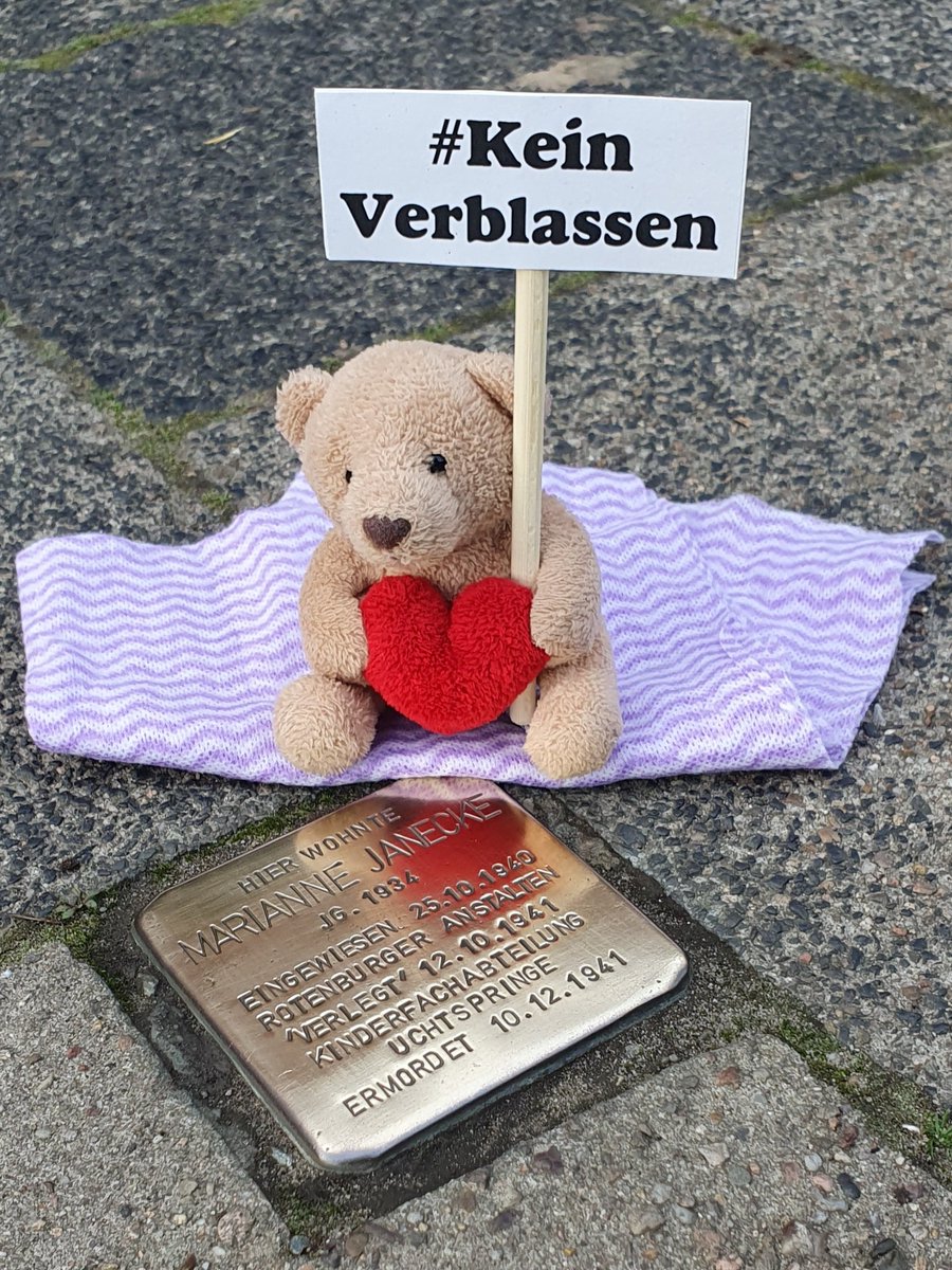 EickeTarkus's tweet photo. @UCL_Holocaust @RudiGeerts That's what I do to keep their memory alive - Kurt and I polish #StumblingStones / #StumblingBlocks / #Stolpersteine. In every photo you find at least one child or young person.
#NeverForget
#NeverAgain
#NoFading https://t.co/FzU1uzzUmR