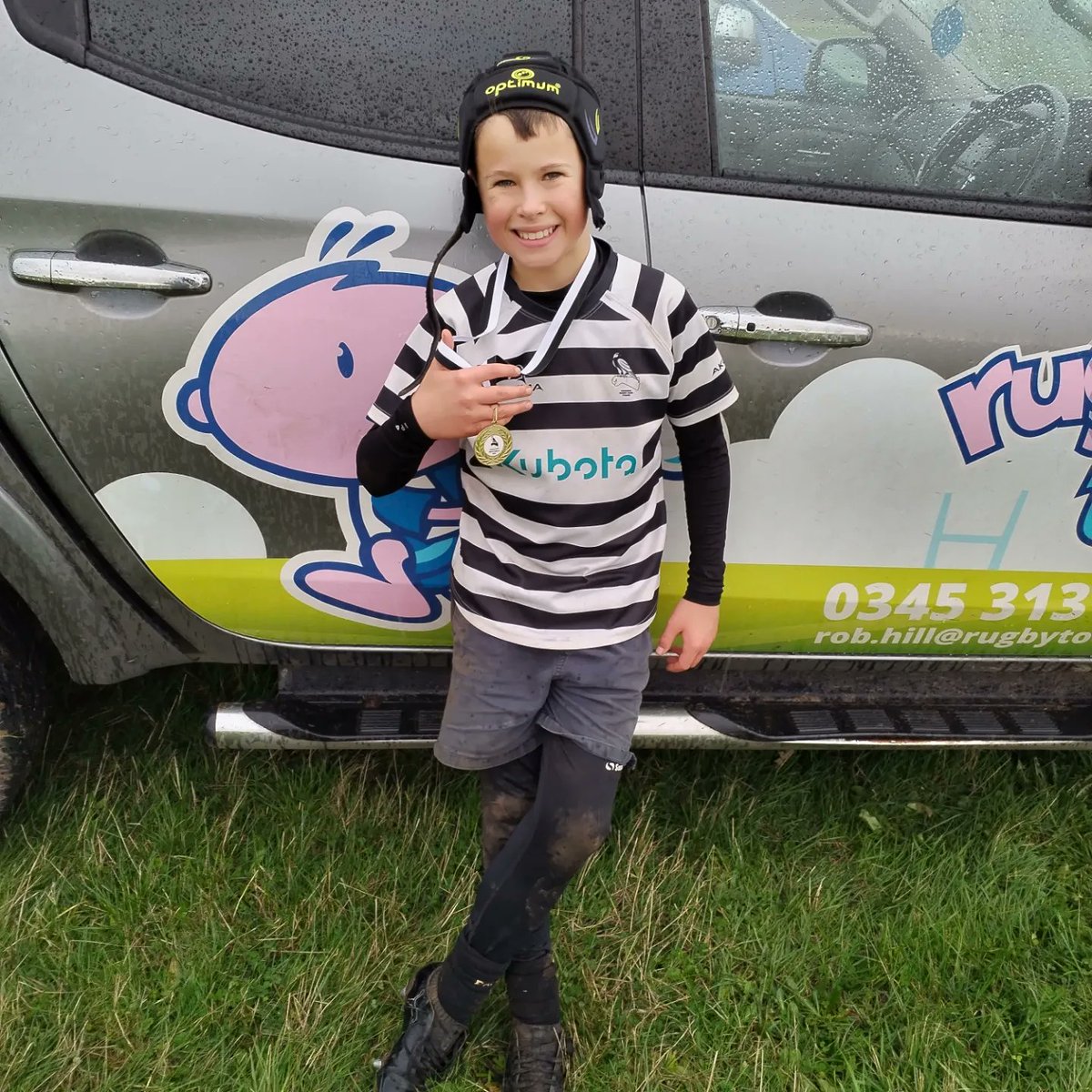 Another amazing @chinnorrfcthame mini's festival. Both A and B enjoyed the day even if it was a bit cold 🥶.

Great rugby played by the u9s and u12s in all their game. 

#chinnorrfc #chinnorrfcfestival #rugbylife🏉 #rugby #rugbygirls #rugbyboys