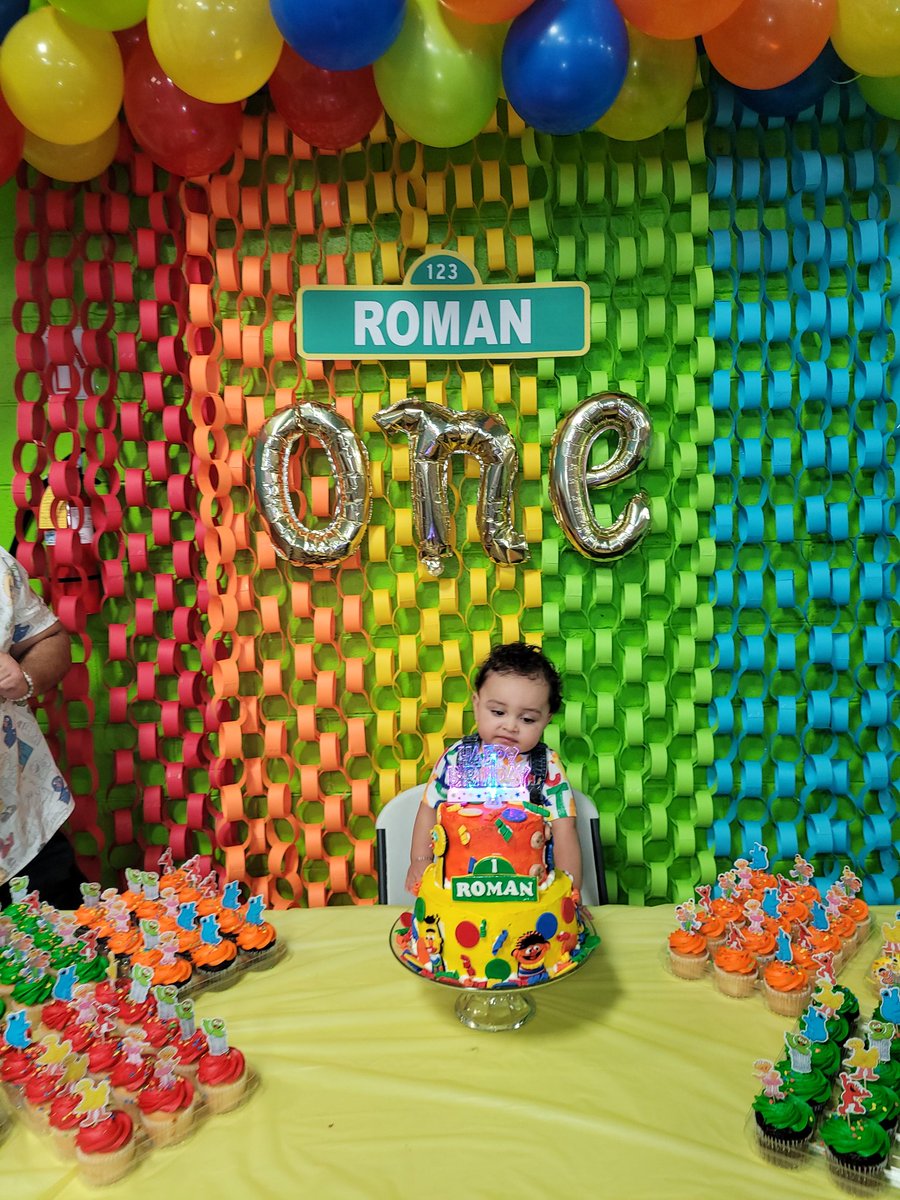 easyworking's tweet photo. Our Baby Roman Silver has turned ONE!🥳🎉🥳🎉🥳 It's been a year filled with love, happiness and blessings♡ Can't wait to watch you grow our Amorcito Chiquito❤️ Grandpa & Mema Caya LOVE YOU FOREVER❤️We are greatful for U #RomanSilver #SesameStreet #ONE https://t.co/9Jz2HmUtsW
