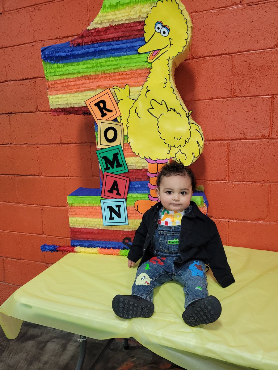 easyworking's tweet photo. Our Baby Roman Silver has turned ONE!🥳🎉🥳🎉🥳 It's been a year filled with love, happiness and blessings♡ Can't wait to watch you grow our Amorcito Chiquito❤️ Grandpa & Mema Caya LOVE YOU FOREVER❤️We are greatful for U #RomanSilver #SesameStreet #ONE https://t.co/9Jz2HmUtsW