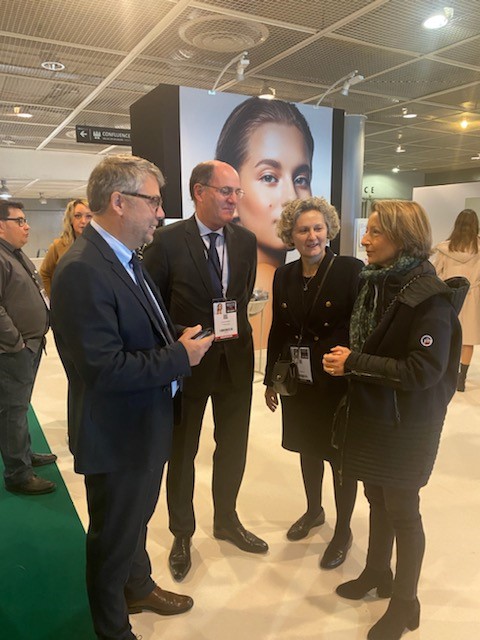 UNEC_Officiel's tweet photo. Aujourd'hui @CDore76 , Président de l'UNEC, inaugurait le salon BS Lyon avec Isabelle Masseboeuf, Vice-présidente de la Région Auvergne Rhône-Alpes. Plus de 25 000 visiteurs sont attendus jusqu'à demain. https://t.co/7GYM0t7gU4