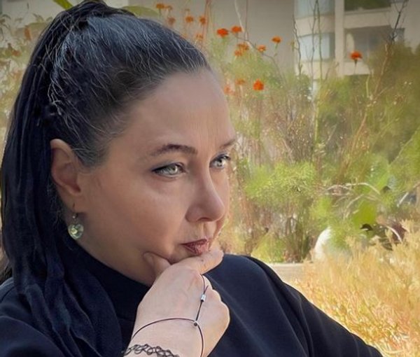 TahbazMeh's tweet photo. برخی کانال‌های تلگرامی وابسته حاکمیت و نزدیک به سپاه، از بازداشت کتایون ریاحی خبر می‌دهند. ادعا شده خانم ریاحی در مسیر غرب ایران بازداشت شده است.
#مهسا_امینی 
#زن_زندگی_آزادی https://t.co/U9IuaH6MNg