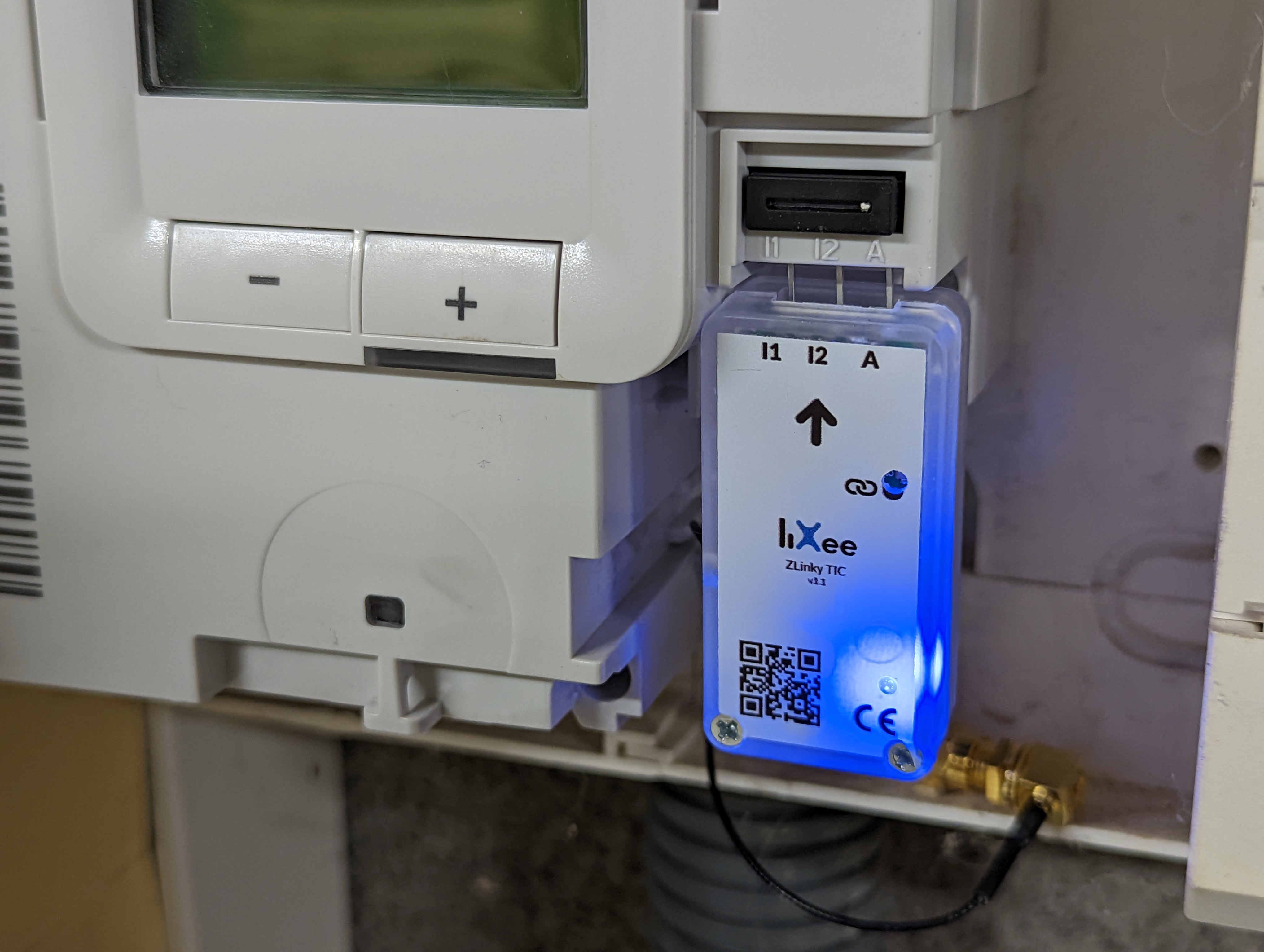 Compteur Linky C1 C2 I1 I2 Antoine Guilbert on X: "Actuellement en test, le module Zigbee créé par  @faire_soi_meme pour connecter son compteur Linky et avoir la remontée live  de sa consommation. Intégré dans #HomeAssistant avec le module