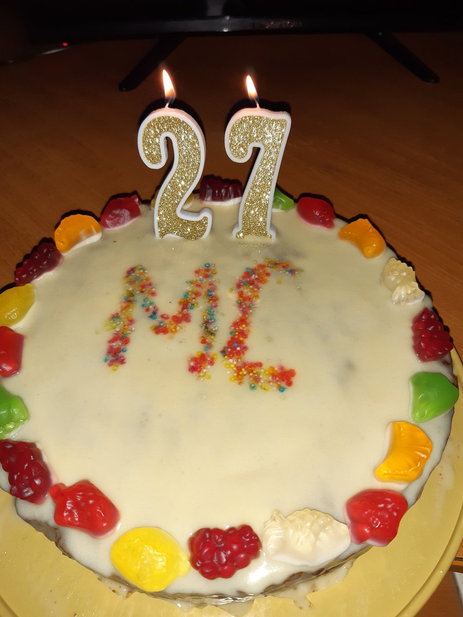 #HappyBirthdayMichael <a href="/Michael5SOS/">michael clifford</a> as usual keeping the tradition with homemade cakes for your bday! I wish you every best thing in the world. I wish you to always have only love, happiness and health in your life. May only best people surround you! Greetings from Ukraine!🇺🇦🎂💙