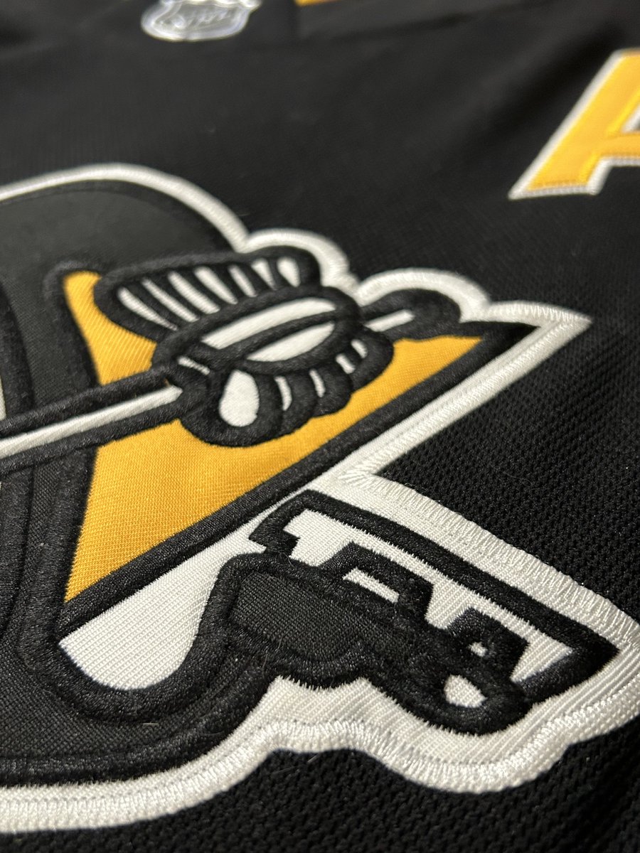 JerseyFlock's tweet photo. At https://t.co/Q1rOw8zbz6, we take quality control and customer satisfaction extremely seriously. All of our jerseys are stitched with premium, long lasting materials and individually inspected before shipment.  We guarantee satisfaction for all customers - or your money back! https://t.co/lTMKXsmWJR