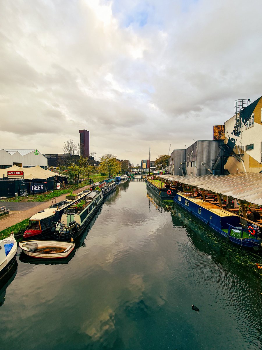 artkidtroy's tweet photo. Sunday Evening Stroll...
#outandabout #weekend #sundaystroll #weekendadventures #london #hackney #leavalley #leanavigation #autumn #riverwalk https://t.co/QOSwEVHeW6