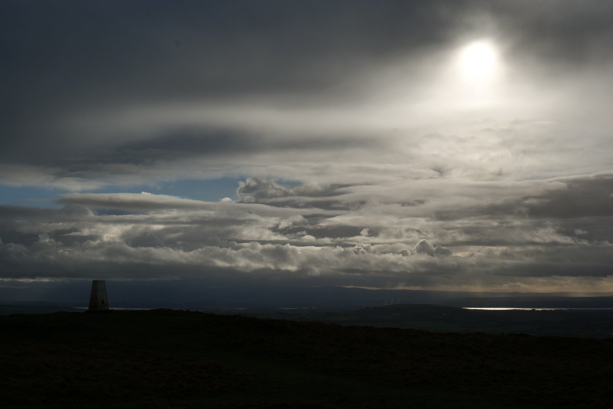 📸 Lunchtime today on Benarty Hill, one of Fife's highest hills and a fantastic viewpoint. #VisitFife #LoveFife