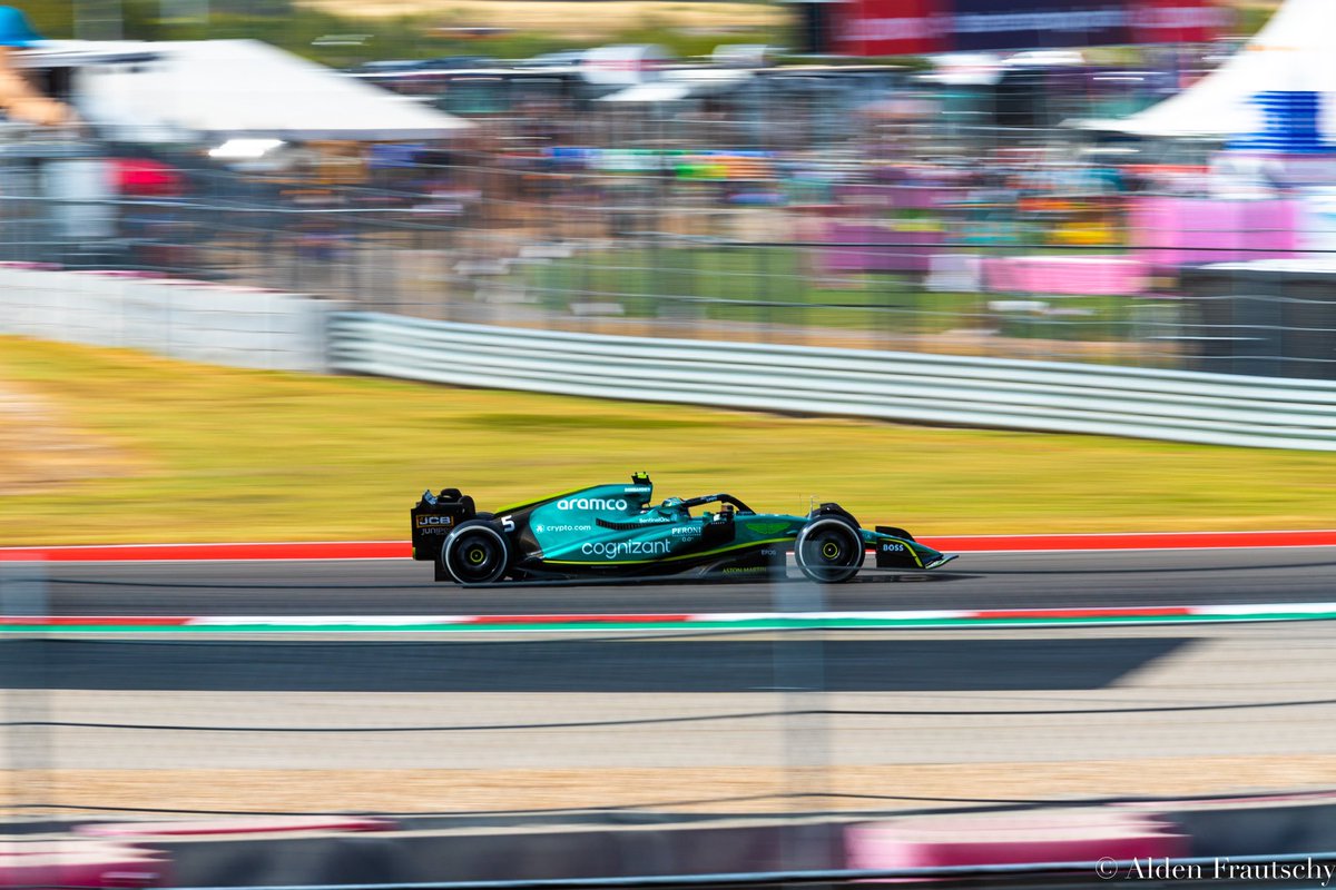 Aeronca87's tweet photo. Danke Seb. The @F1 and racing world is better because of you. #DankeSeb #f1 #cota #AbuDhabiGP https://t.co/6LC9B7ruHy