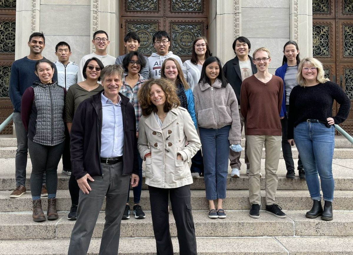 RucciMichele's tweet image. We have openings for talented, highly motivated graduate students interested in #VisionScience.  Part of @CvsUor and @UoR_BrainCogSci, @aplabUR offers unique facilities and a vibrant environment for cutting-edge research.  To apply: bit.ly/3AukdpQ  #ActiveVision