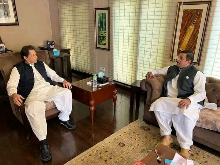 teamps578's tweet photo. بشرط زندگی 26 نومبر کو پی پی 106 سے انشاءاللہ سب بڑا جلوس لے کہ راولپنڈی پہنچوں گا۔ میں سمجھتا ہوں کہ یہ میری سیاسی زندگی کا سب سے بڑا چیلنج ہے اور انشاللہ خان کی امیدوں پہ پورا اتریں گے
عمران خان ہماری ڈیڈ لائن ہے۔
پاکستان تحریک انصاف زندہ باد
عمران خان زندہ باد https://t.co/JGKSkZteoY