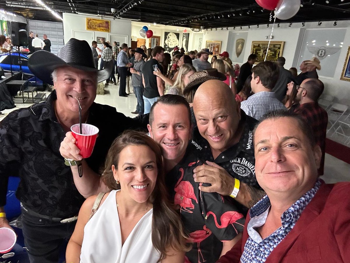 MOBILEMIKE_'s tweet photo. #MobileMike @newautotoystore #CarsAndCountryFundraiser an incredible night of fun, all for a great cause. #CommunityService #PromotingTheFuture #CommunityService #PromotingTheFuture https://t.co/IyGf1ttZSv