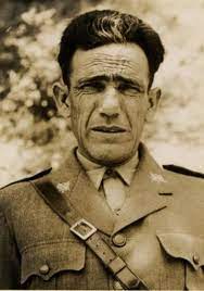 SylviaGrossi's tweet photo. 1/24
Cipriano Mera y Buenaventura Durruti
(Extraído literalmente de las Memorias de Mera)
Madrid, 19.11.1936, hacia las 10 de la mañana:
"- No te obstines, Buenaventura; únicamente podrás lograr algo práctico
agrupando nuestras fuerzas en una sola columna bajo tu mando: https://t.co/22poDewfTN